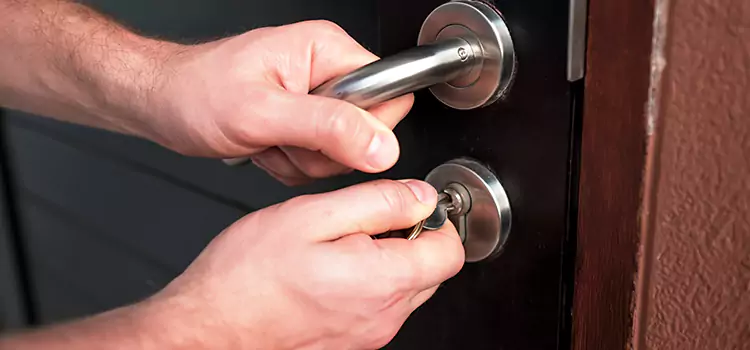 Door Closer Repair & Installation Chambly